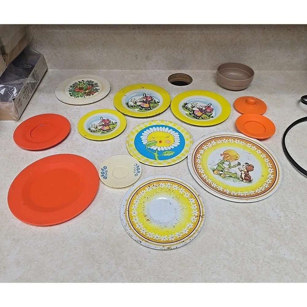 Set of Vtg Assorted Pretend Play Childs Play Doll Kitchen Dining Plates & Saucer